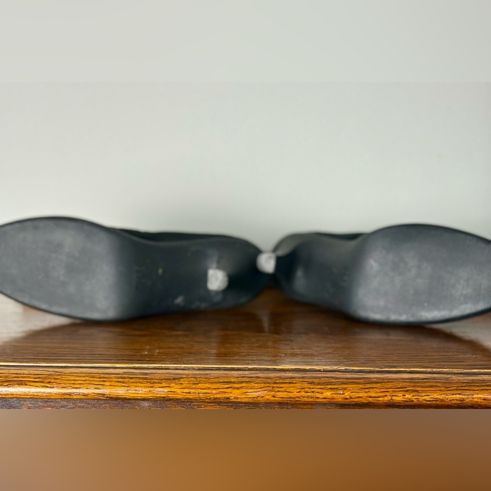 KORS Michael Kors Y2K Black Suede Penny Loafer Rubber Sole Pump Heels Size 10M - Picture 7 of 9